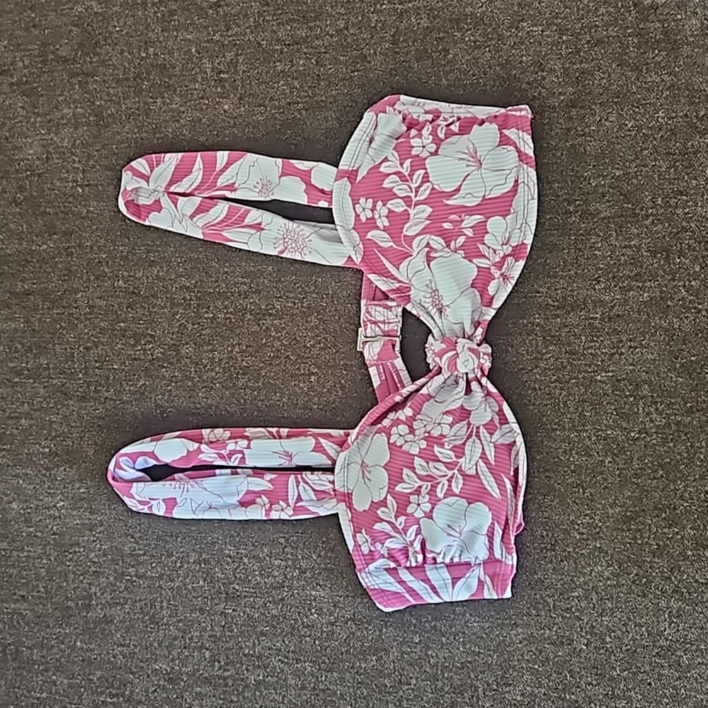 Xhilaration bathing suit top